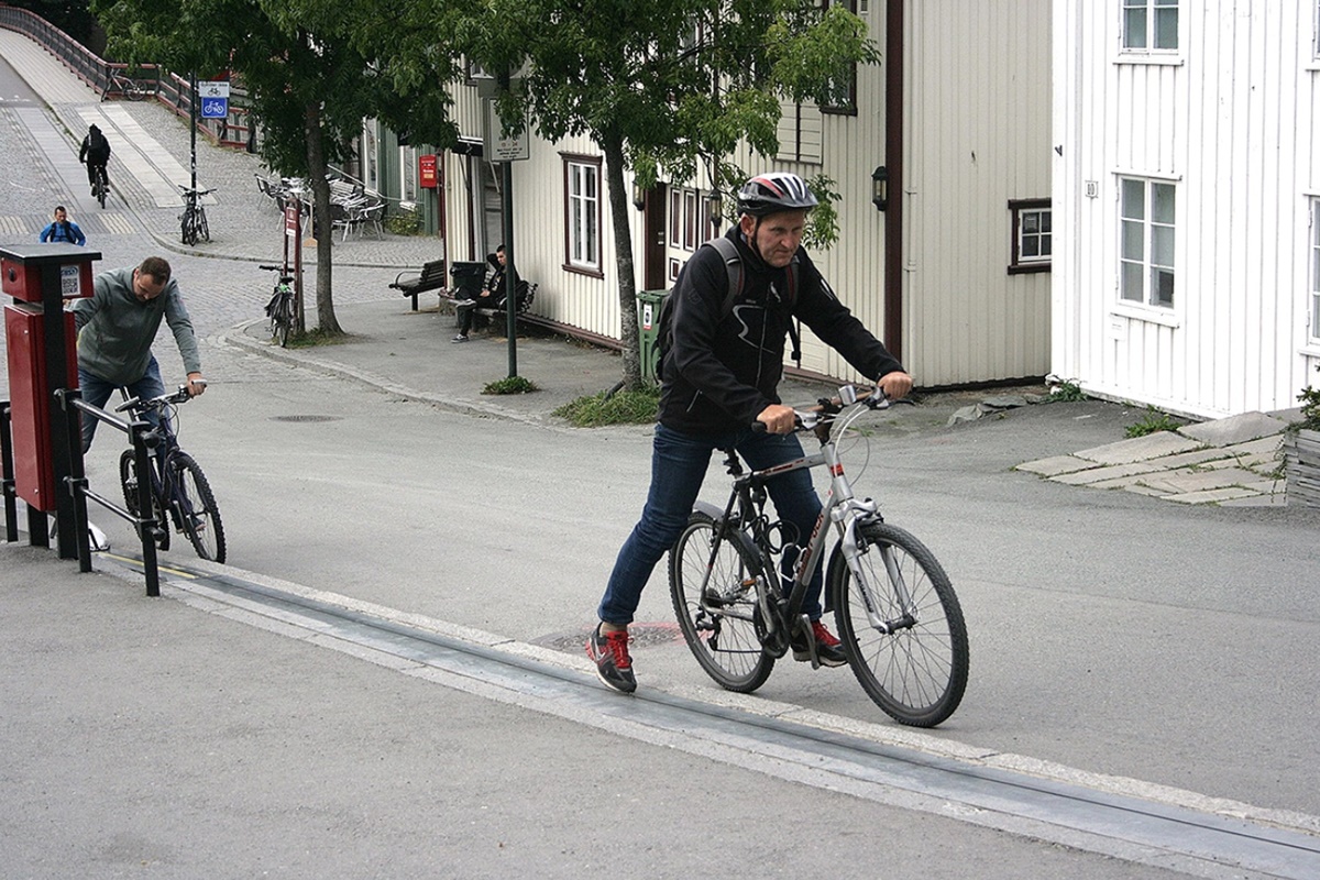 primeiro elevador de bicicleta